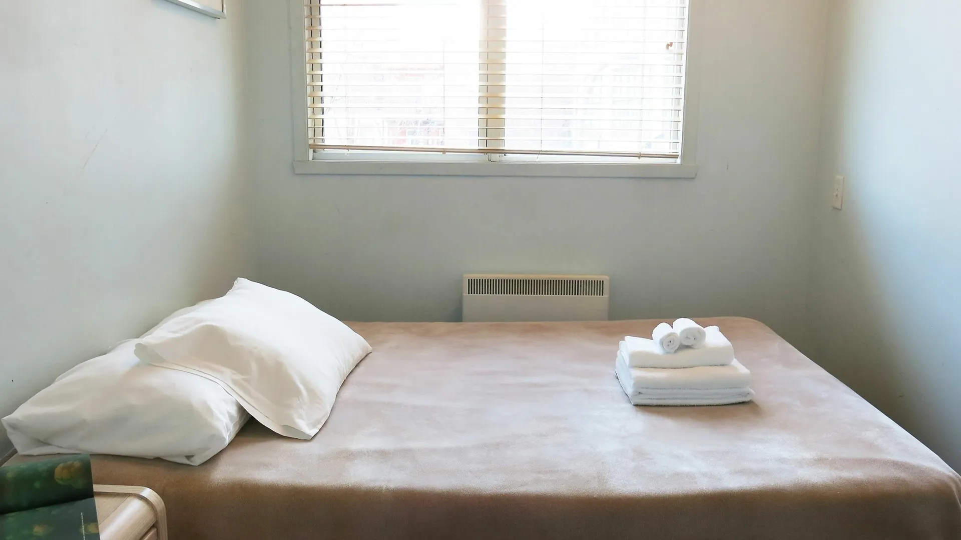 Auberge & Hotel Montreal Espace Confort Πανδοχείο