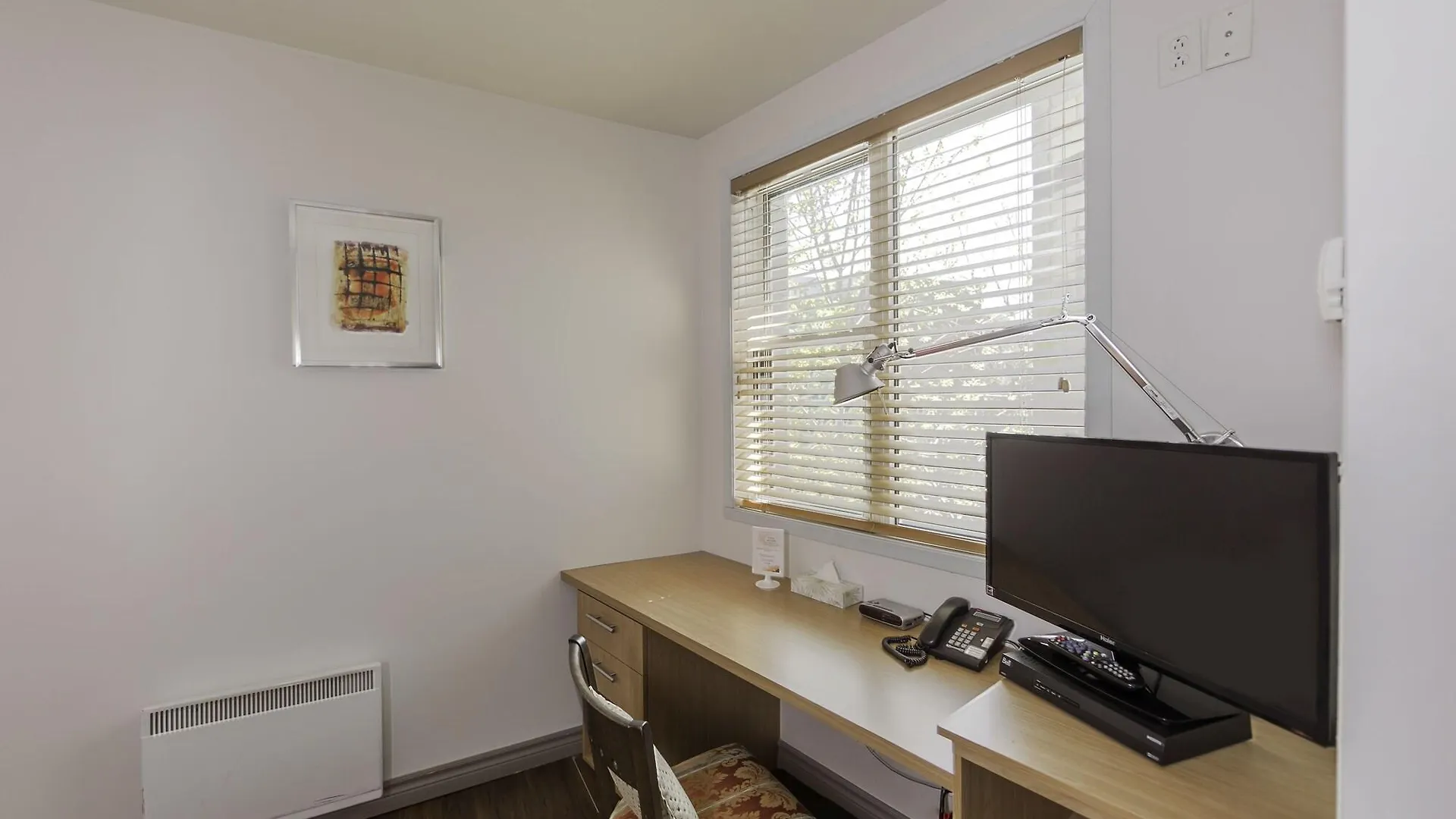 Auberge&Hotel Montreal Espace Confort 3*,